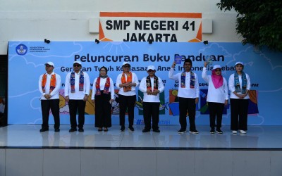 Mendikdasmen Luncurkan Buku Panduan Gerakan 7 Kebiasaan Anak Indonesia Hebat: Wujudkan Generasi Berkarakter Menuju Indonesia Emas 2045